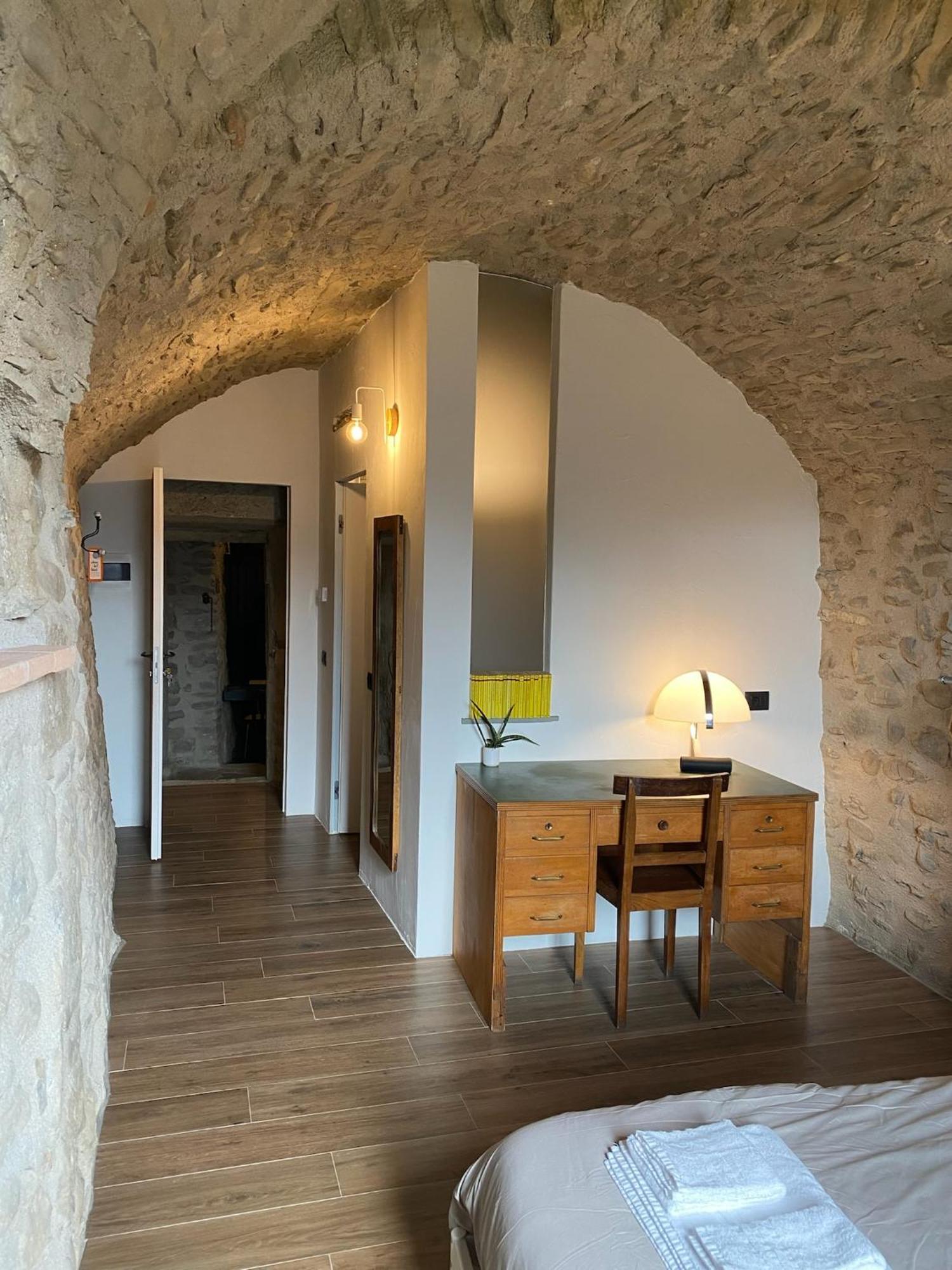 La Casa Medievale Suites E Spa Понтремоли Экстерьер фото