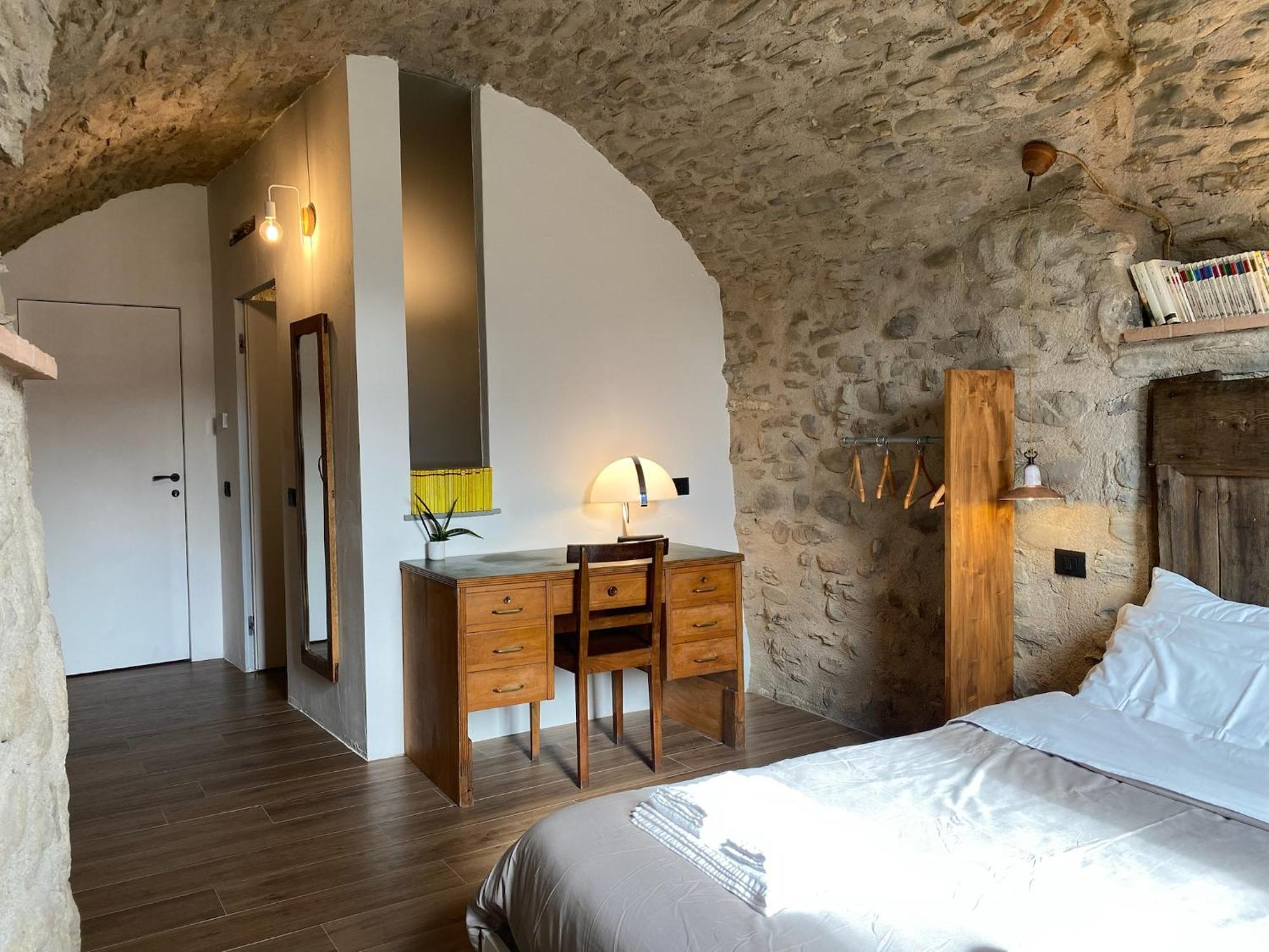 La Casa Medievale Suites E Spa Понтремоли Экстерьер фото
